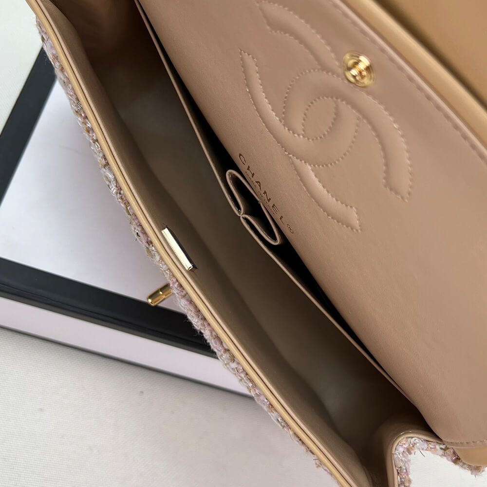 Tweed Medium Classic Flap Bag