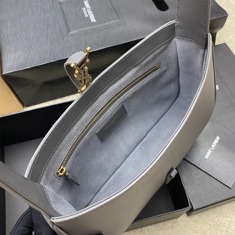 le 5 a 7 in smooth leather