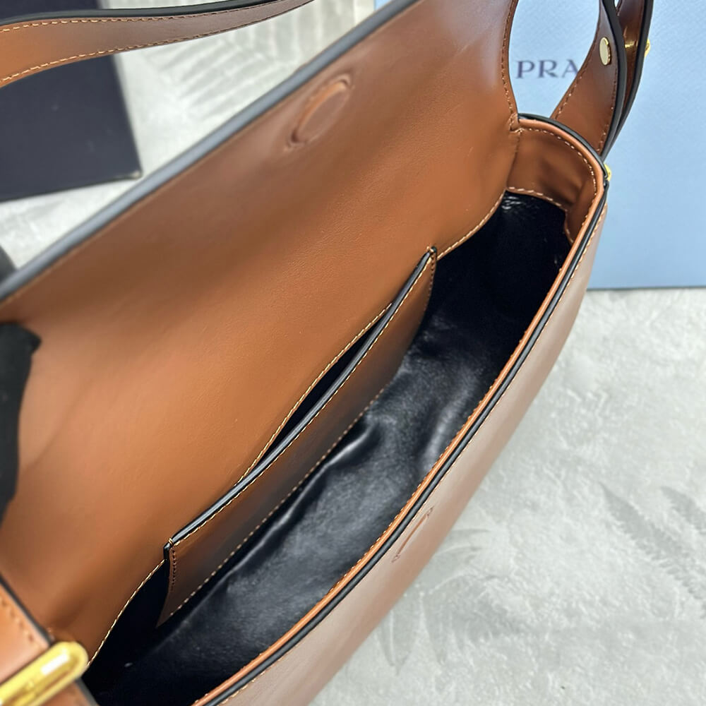 Arque Leather Shoulder Bag with Flap