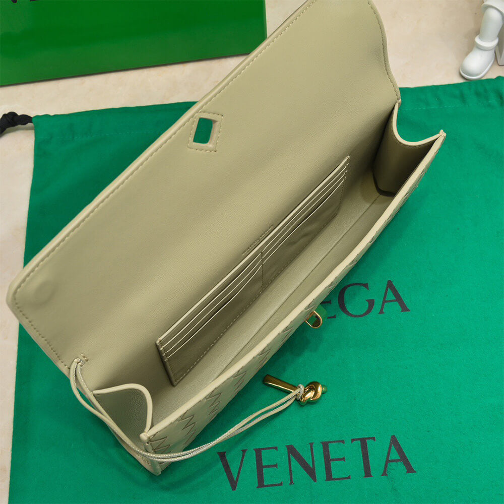 Veneta Andiamo Clutch
