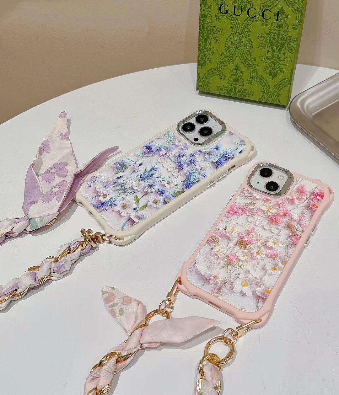 GG iPhone-Hülle mit 3D-Blumenmuster und Seidenkette für iPhone 12, 13, 14, 15 Pro Max Plus 