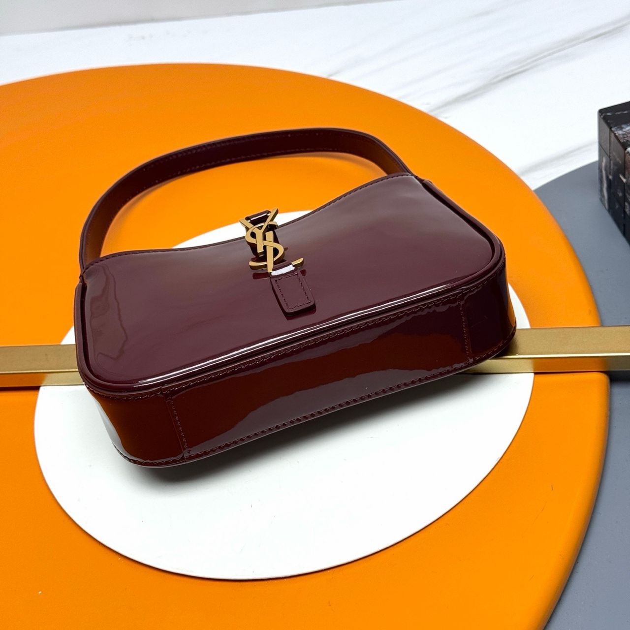 Le 5 à 7 Hobo Shoulder Bag.