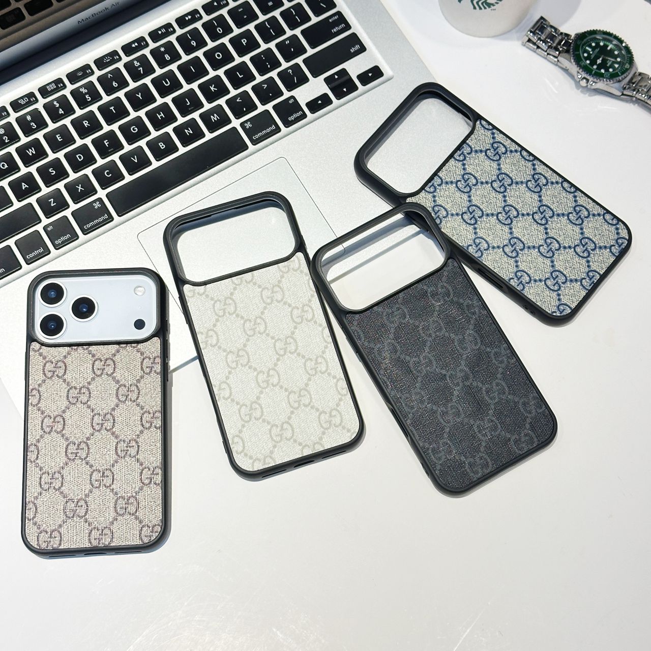 Klassisches Canvas-Muster im Stil der iPhone 17-Serie (G-Style) 