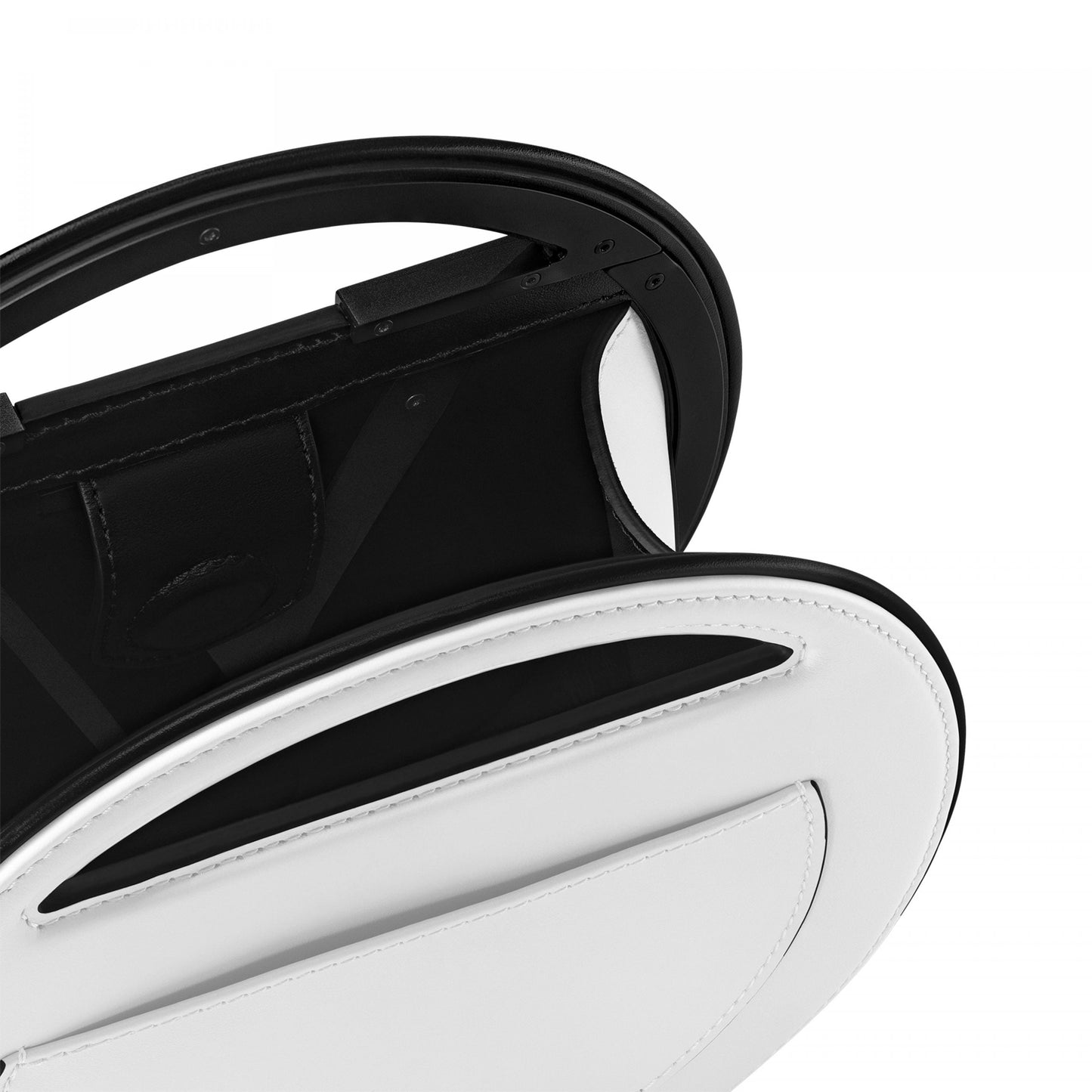 M25109 Around Me PM White/Black