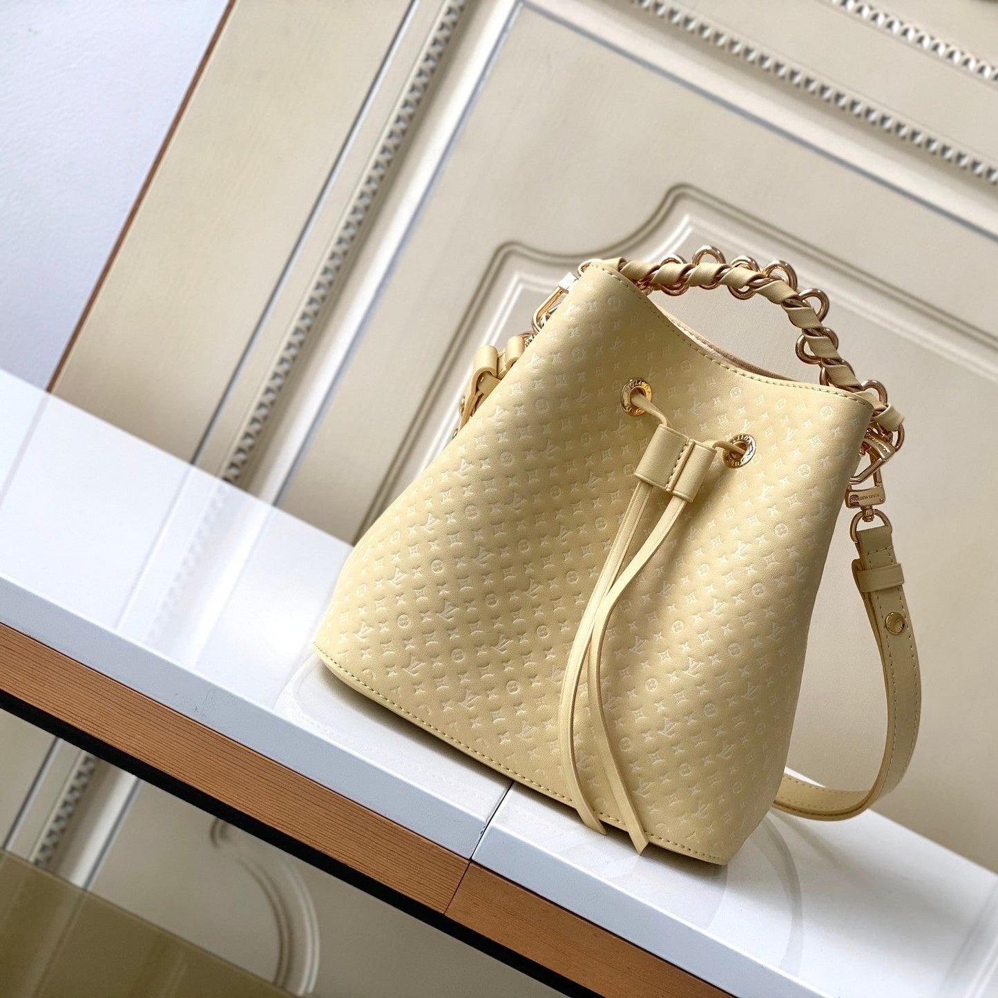 M22599 Calfskin Yellow Néonoé BB