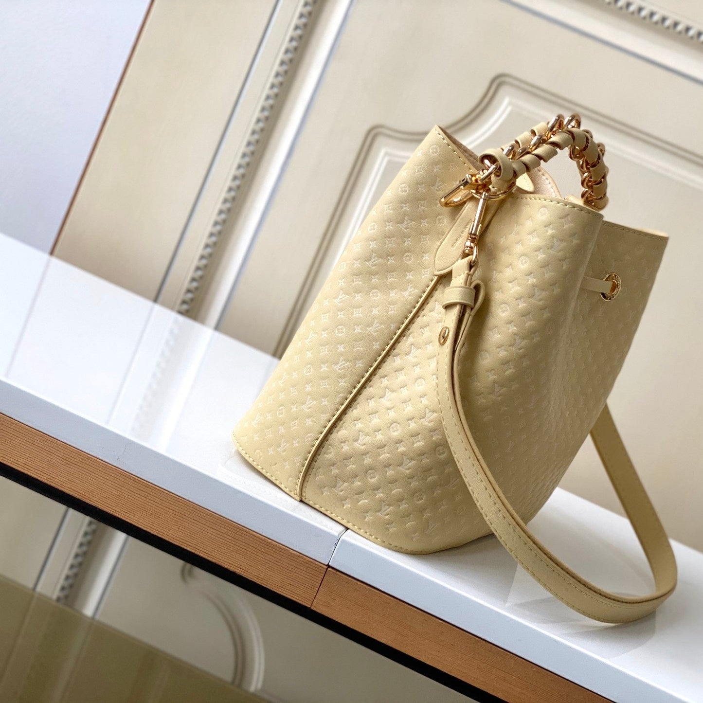 M22599 Calfskin Yellow Néonoé BB