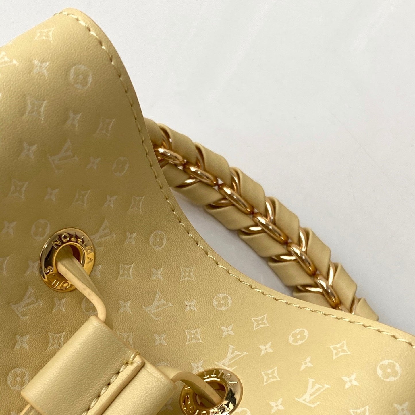 M22599 Calfskin Yellow Néonoé BB