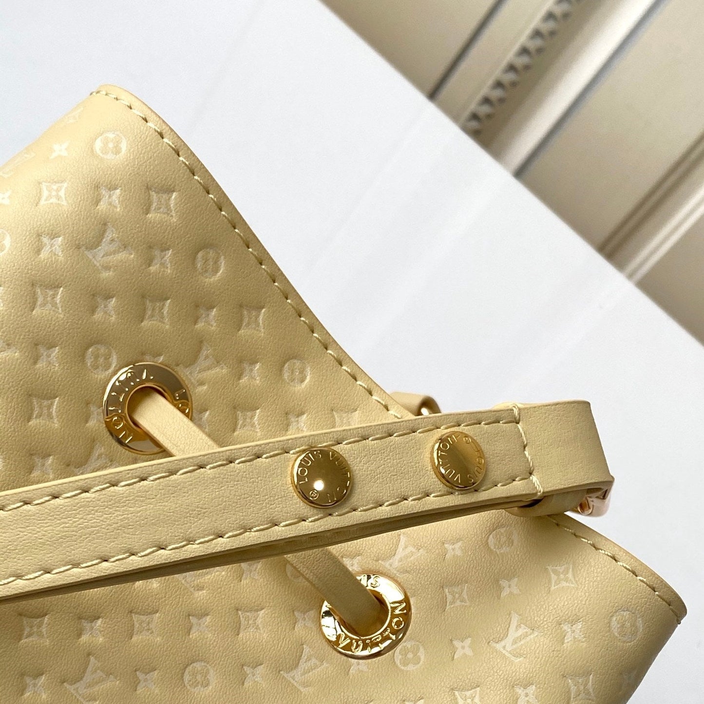 M22599 Calfskin Yellow Néonoé BB
