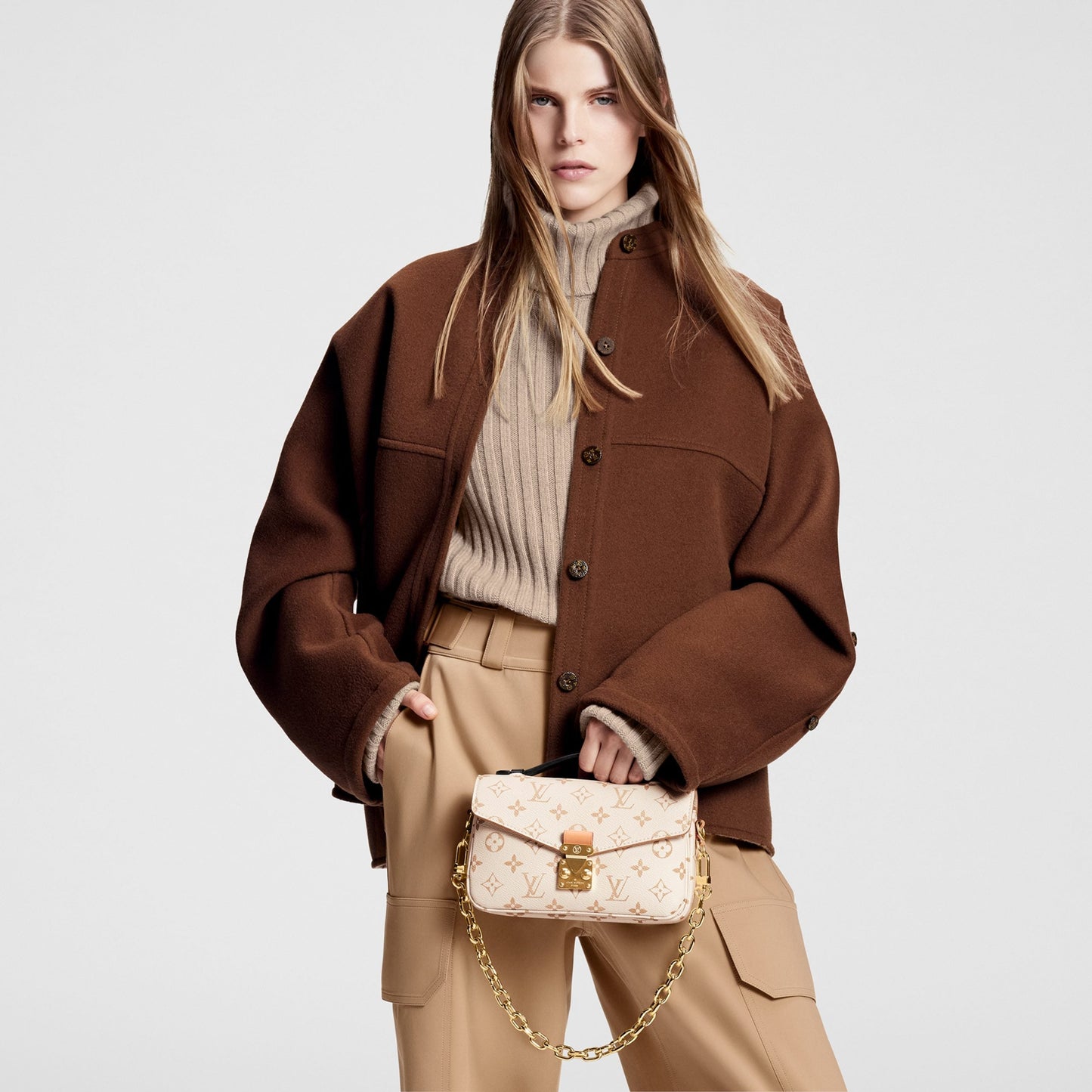 M46914 Pochette Métis East West